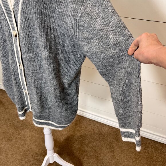 a new day Oversized Gray & White Cardigan Sweater Size M - Picture 3 of 8